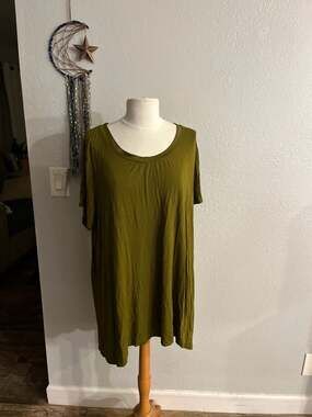 H by Halston Essentials Olive Green Scoop Neck Short Sleeve Tunic Top Size 3X